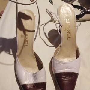 CHANEL Two-Tone Slingback Heels in Light Pink and Brown